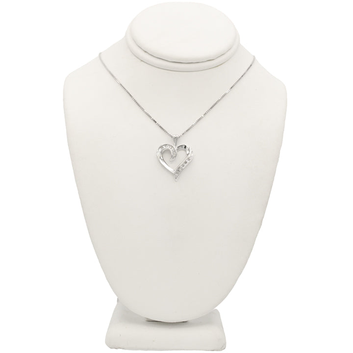 10k White Gold Diamond Heart Pendant