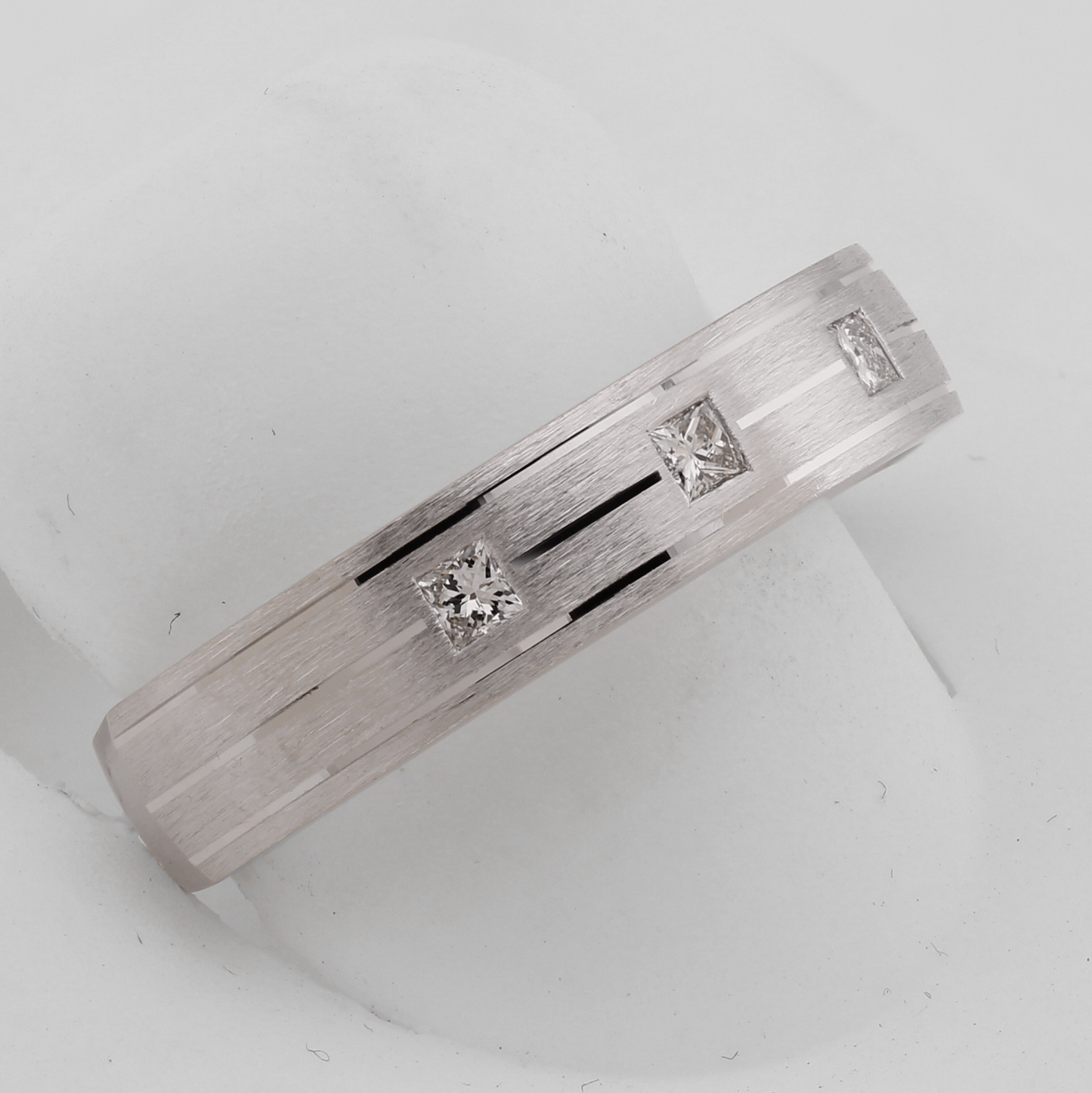 14k White Gold Brushed 3-Diamond Princess-Cut Tapered Wedding Band