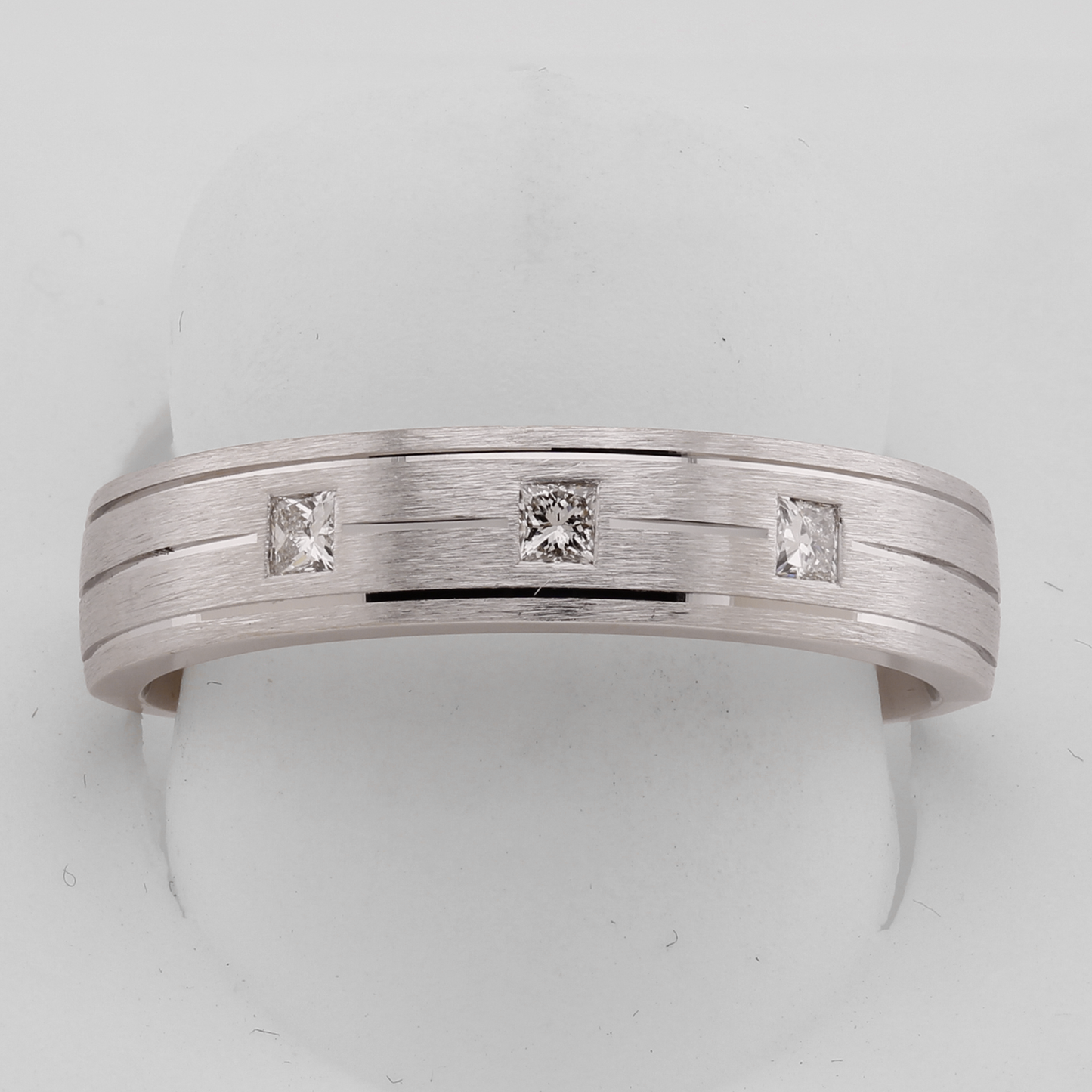 14k White Gold Brushed 3-Diamond Princess-Cut Tapered Wedding Band