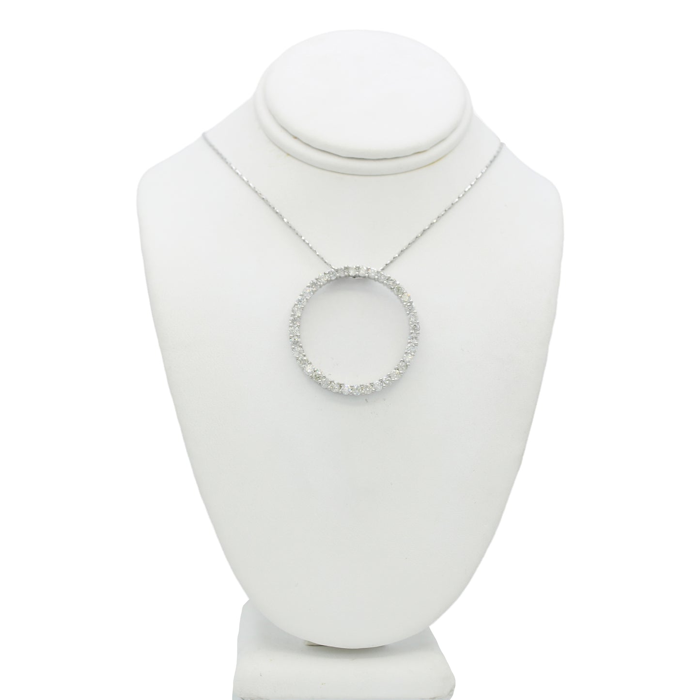 14k White Gold Diamond Circle Pendant