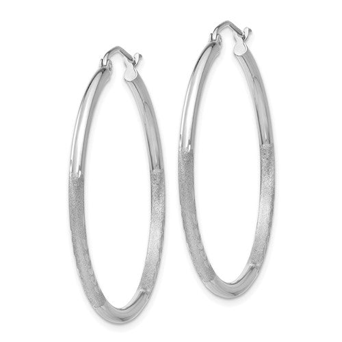 14k White Gold 2mm Diamond-Cut Round Hoop Earrings 35 mm x 35 mm