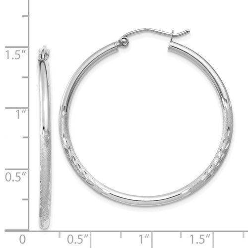 14k White Gold 2mm Diamond-Cut Round Hoop Earrings 35 mm x 35 mm