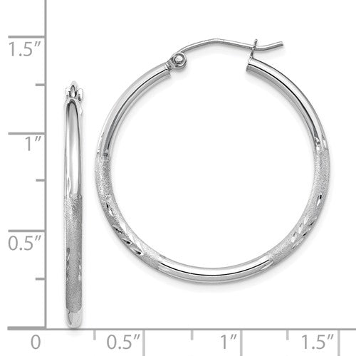 14k White Gold Diamond-Cut 2mm Round Hoop Earrings 30 mm x 30 mm