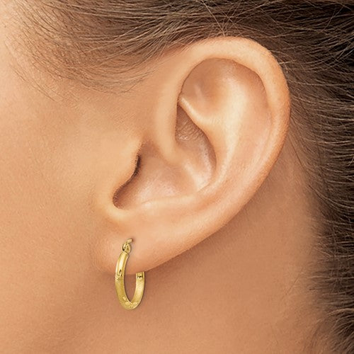 14k Diamond-Cut 2 mm Round Hoop Earrings 15 mm