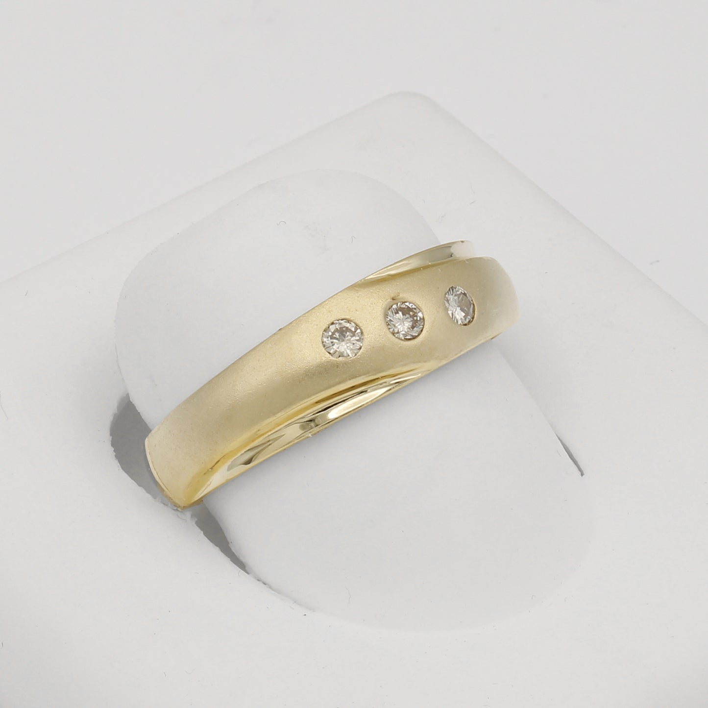 14k Yellow Gold Men's Brushed & Polished Burnished 3-Stone Wedding Band