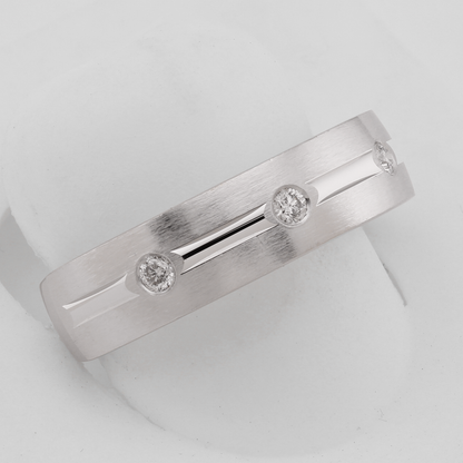 14k White Gold Brushed 3-Diamond Tapered Wedding Band