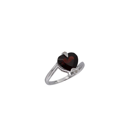 14k White Gold Diamond & Heart Shaped Ring