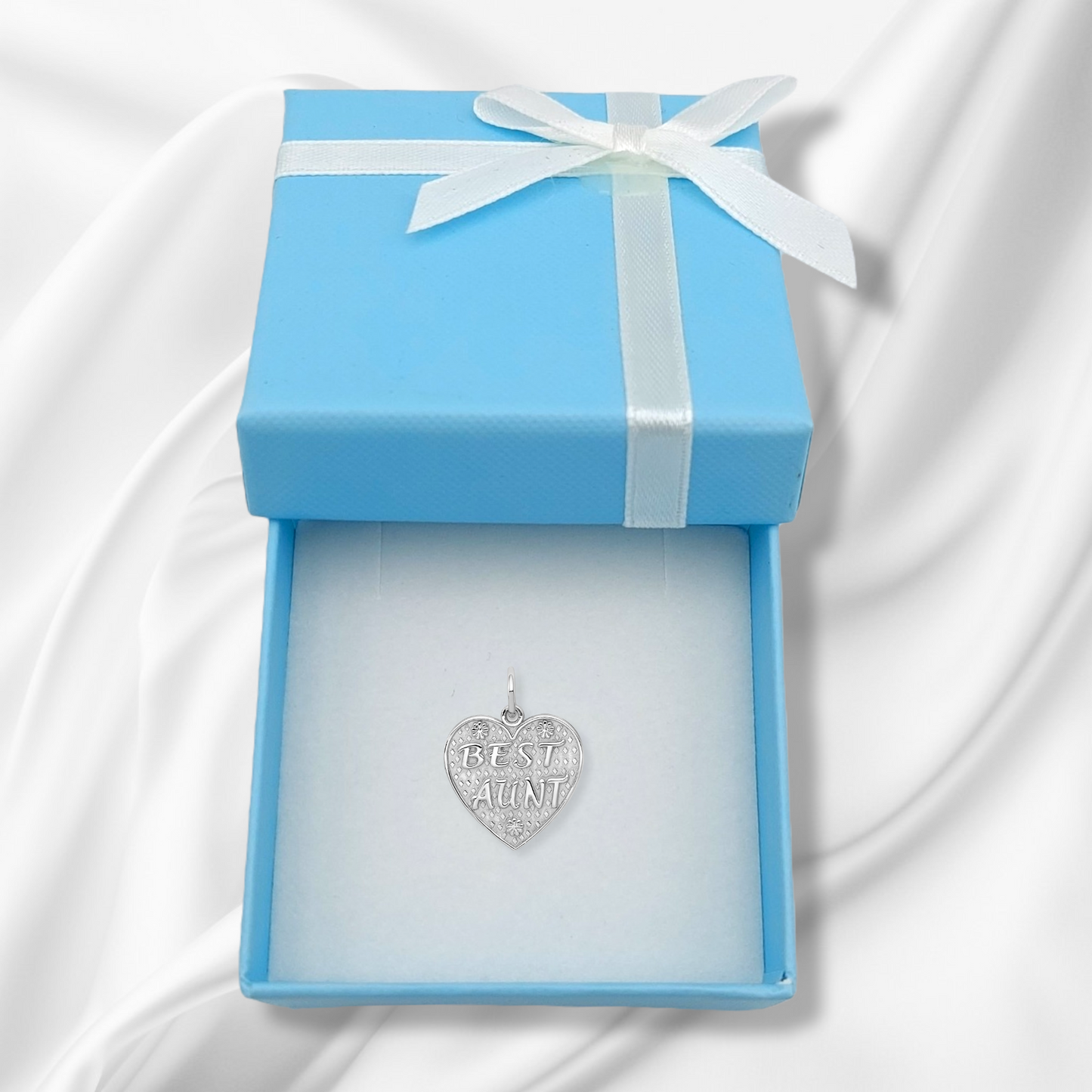 14k Best Aunt Heart Charm